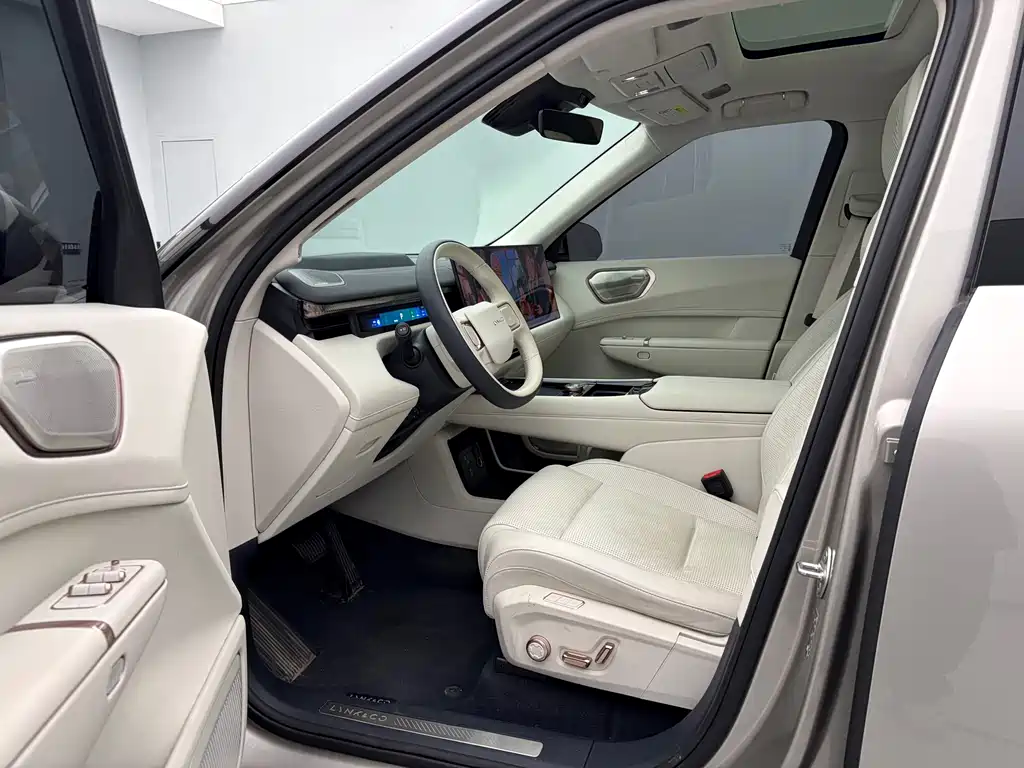 Lynk & Co 900 2.0 T Ultra