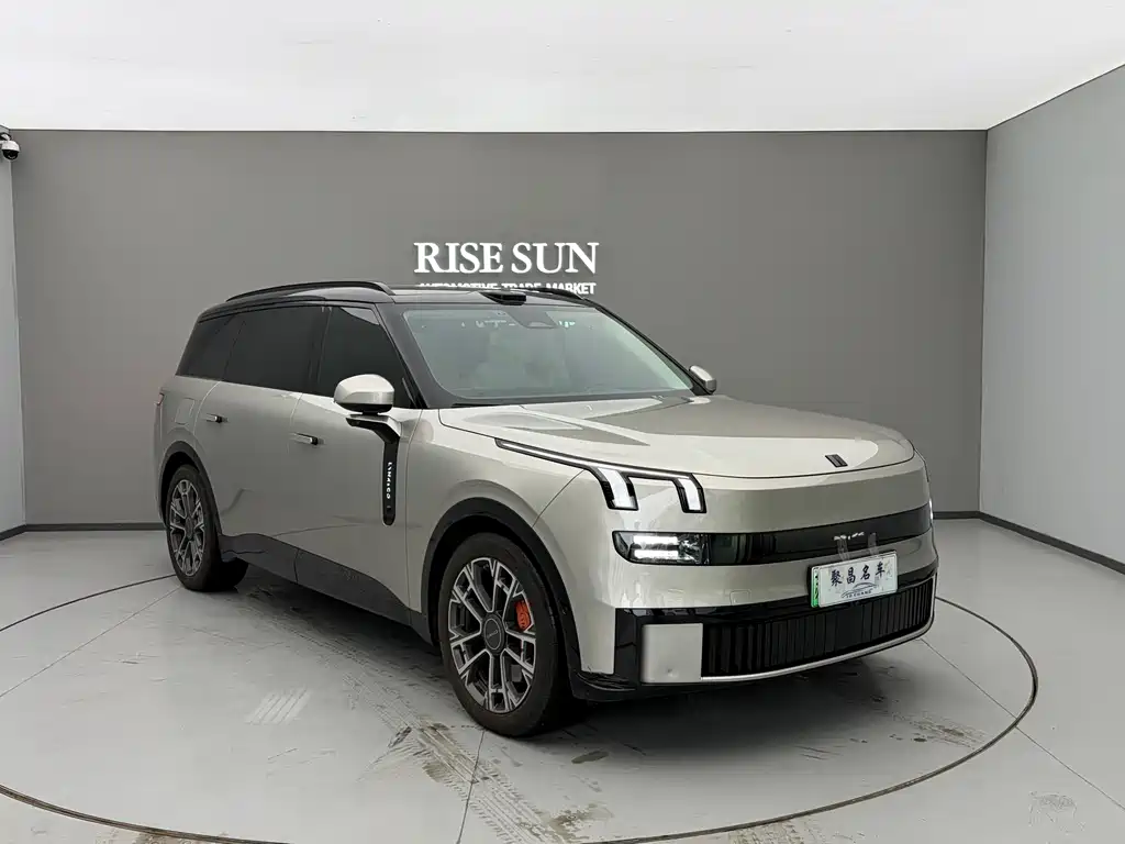 Lynk & Co 900 2.0 T Ultra
