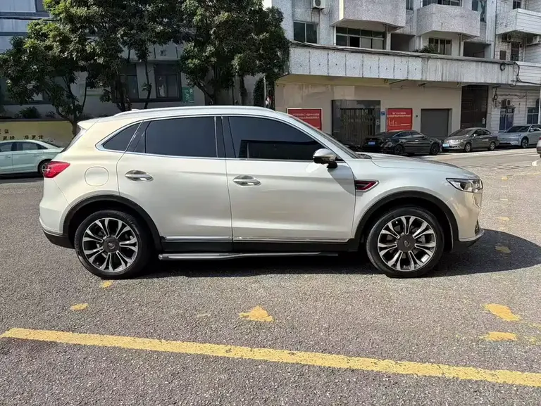 Hongqi HS5 2.0 T Connected Flagship Enjoyment 4 WD