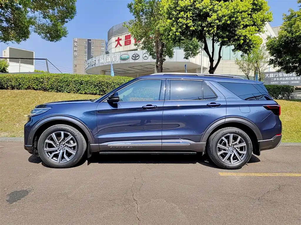 Explorer EcoBoost 285 4 WD Titanium 6-seat