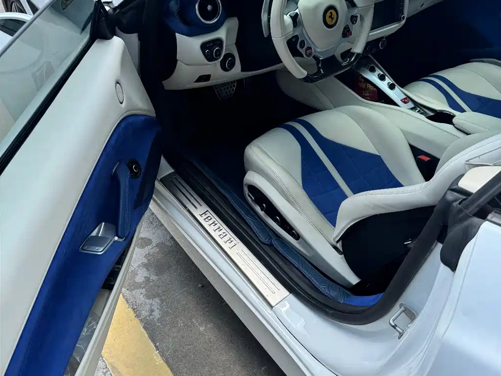 California T 3.9 T Standard