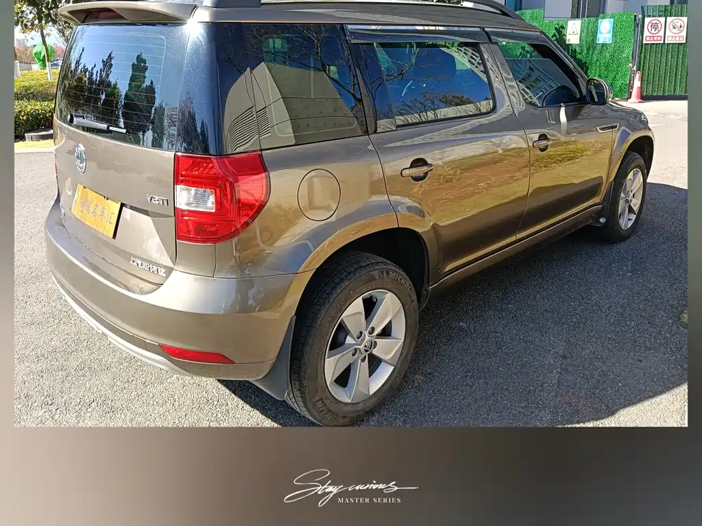 Yeti TSI280 DSG Forward