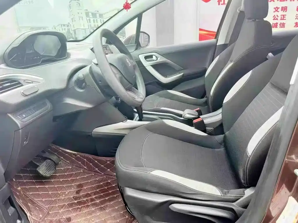 Peugeot 2008 2014 1.6 L Auto Trendy