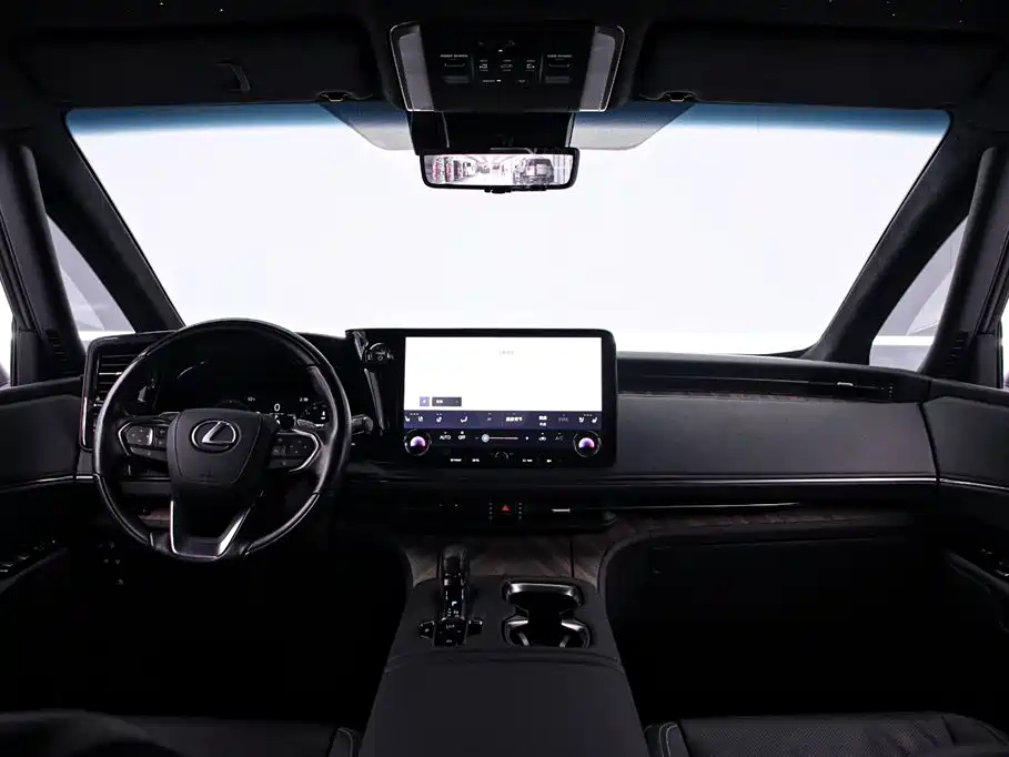 Lexus LM 500 h 6-seat Supreme