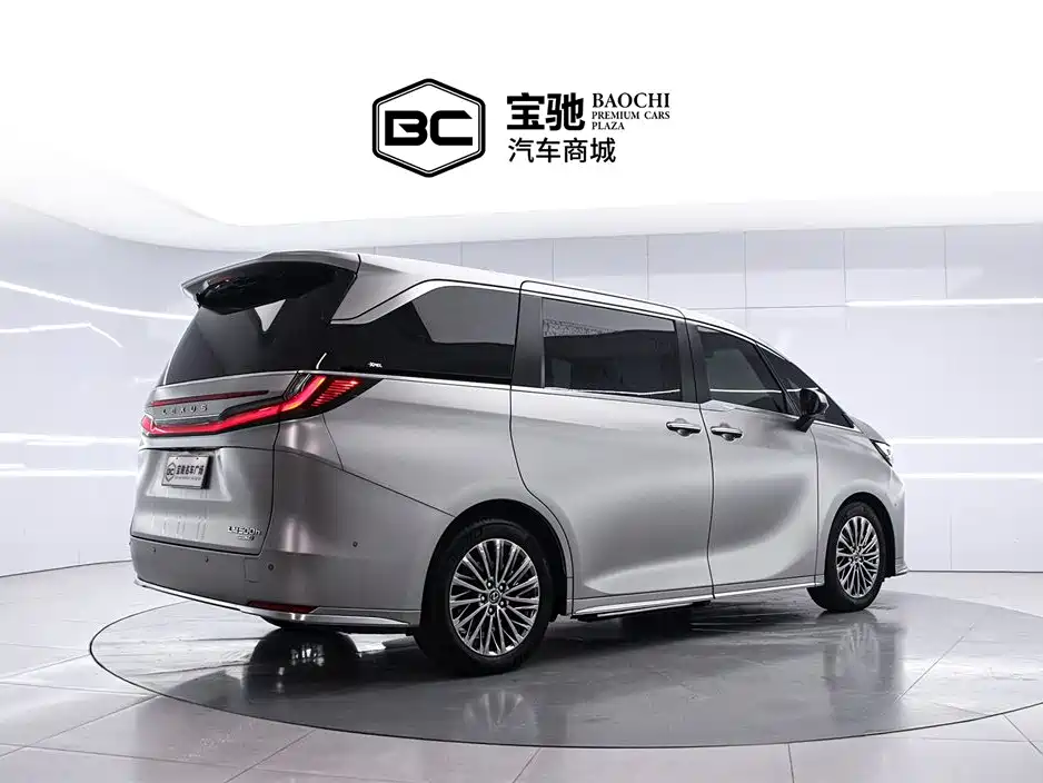 Lexus LM 500 h 6-seat Supreme