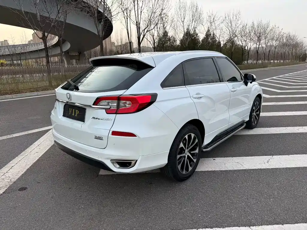 Avancier 240 TURBO 2 WD Premium