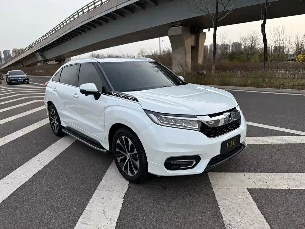 Avancier 240 TURBO 2 WD Premium