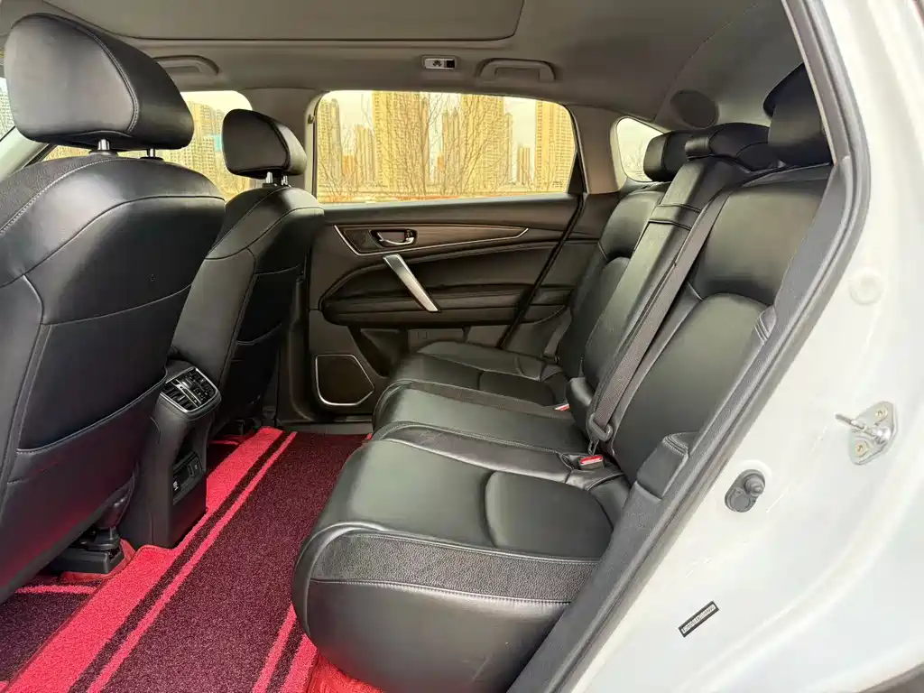 Avancier 240 TURBO 2 WD Premium
