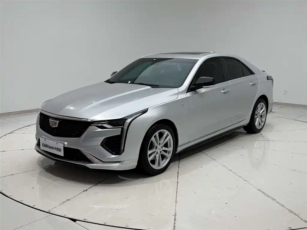 Cadillac CT4 28 T Fashion