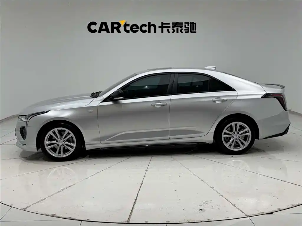 Cadillac CT4 28 T Fashion