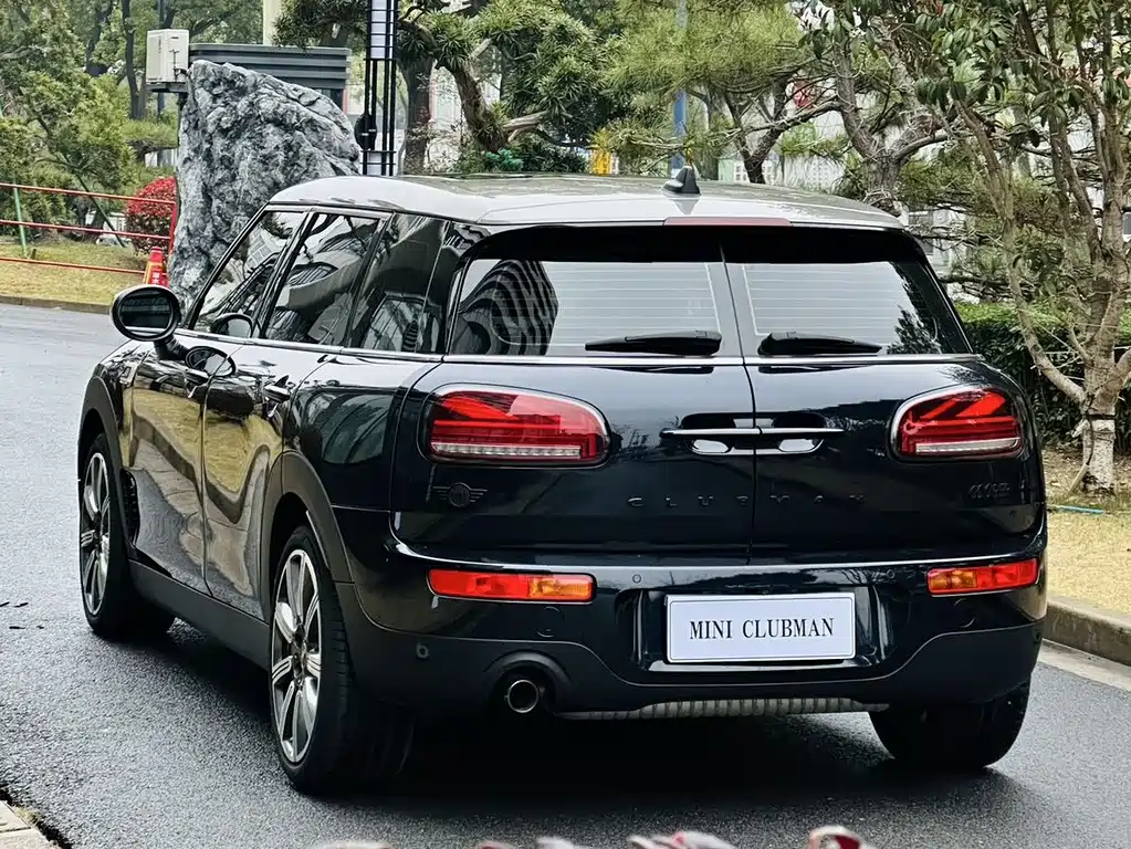 MINI CLUBMAN Facelift 1.5 T COOPER Connoisseur