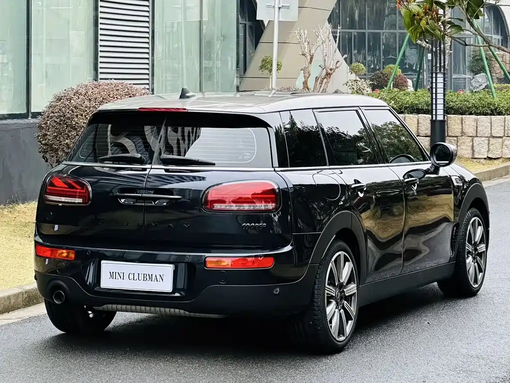 MINI CLUBMAN Facelift 1.5 T COOPER Connoisseur