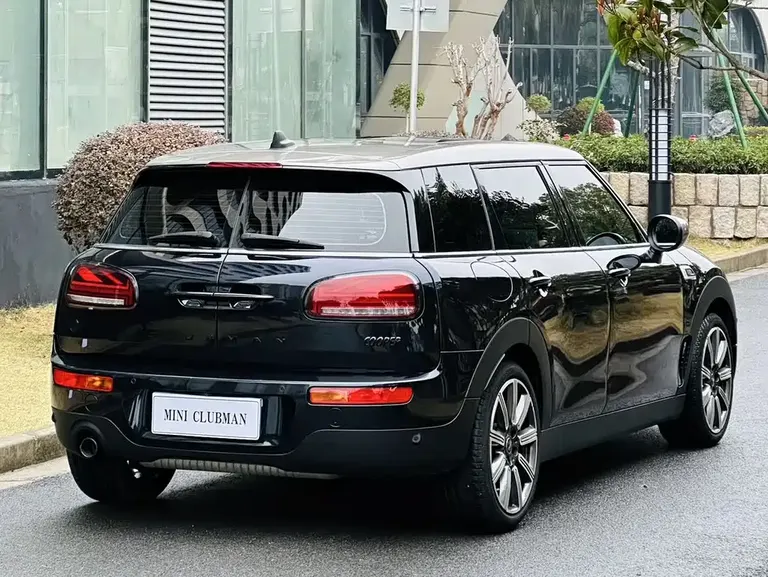 MINI CLUBMAN Facelift 1.5 T COOPER Connoisseur