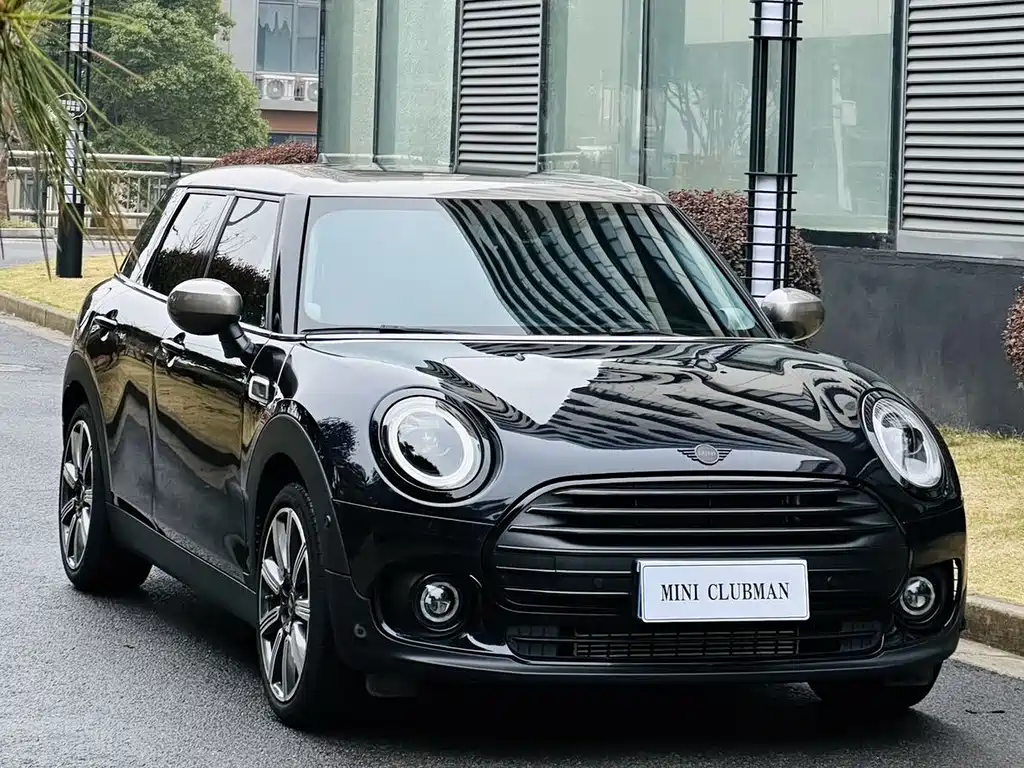 MINI CLUBMAN Facelift 1.5 T COOPER Connoisseur