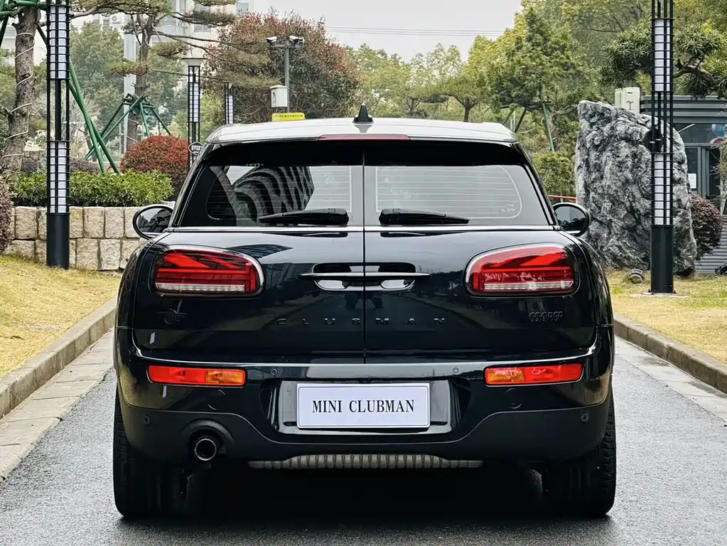 MINI CLUBMAN Facelift 1.5 T COOPER Connoisseur