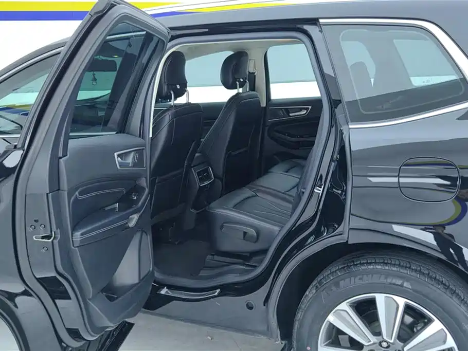 Edge PLUS EcoBoost 245 2 WD Platinum Sharp 5-seat