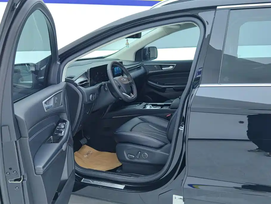Edge PLUS EcoBoost 245 2 WD Platinum Sharp 5-seat