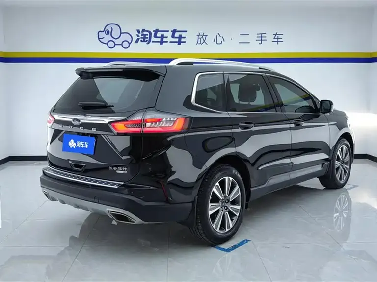 Ford Edge PLUS EcoBoost 245 2 WD Platinum Sharp 5-seat