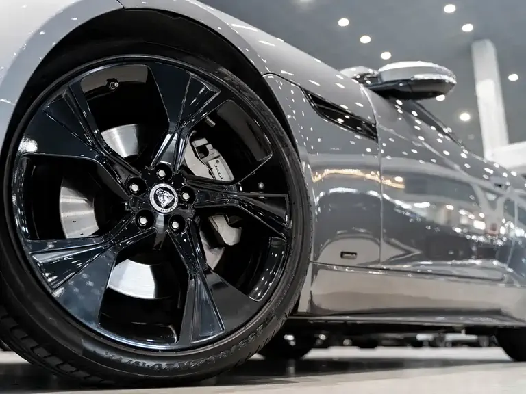 Jaguar F-TYPE P300 75 Anniversary Collector Hardtop