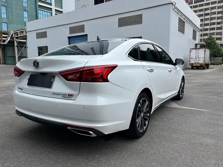Changan Ruicheng CC Blue Whale 1.5 T DCT Distinguished