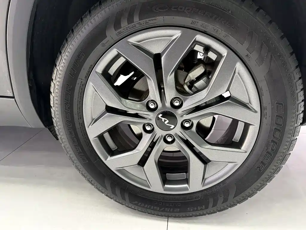 Seltos 1.5 L CVT Luxury