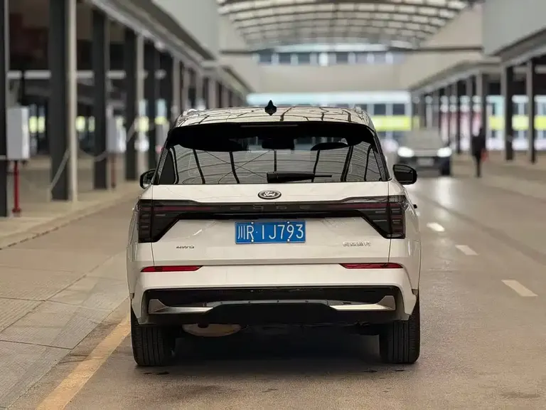 Ford Edge Edge L 2.0 T EcoBoost 4 WD 7-seat Supreme