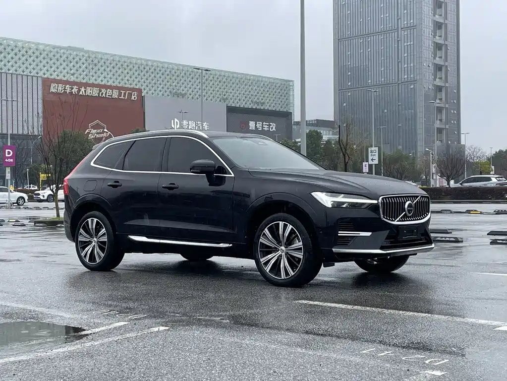 Volvo XC60 PHEV T8 PHEV 4 WD Smart Vision Luxury