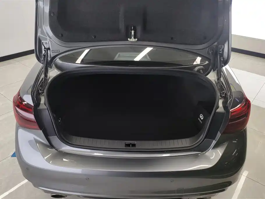 Infiniti Q50 L 2.0 T Comfort Enjoyment