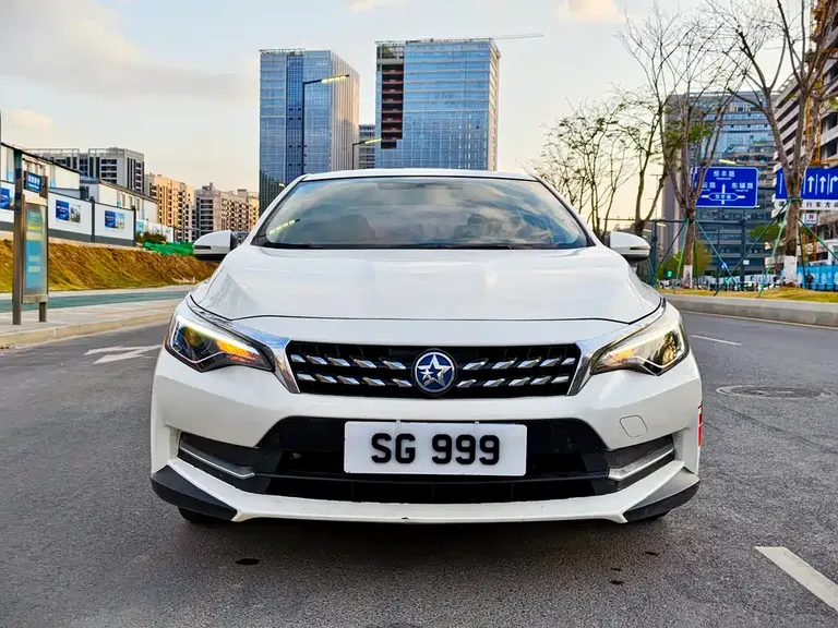 Venucia D60 1.6 L CVT Connected Elite