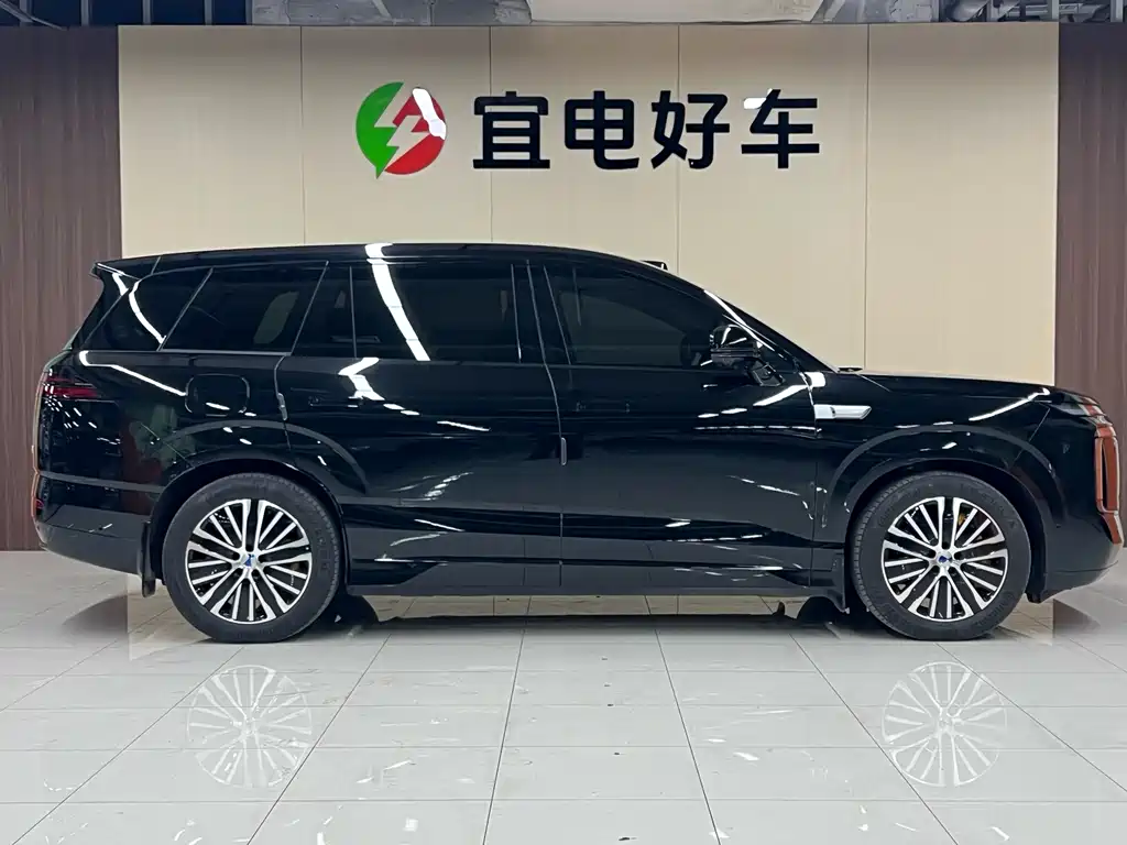 Denza N8 L 腾势N8 L 2025款 尊荣型