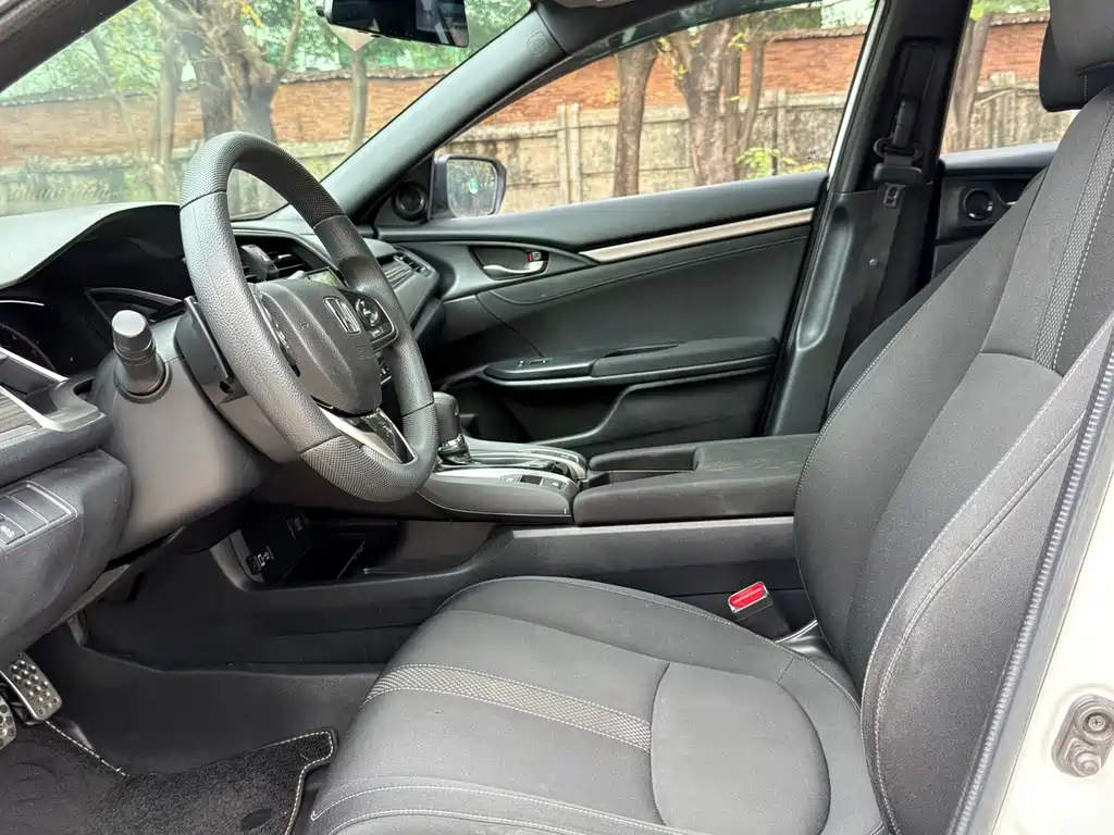 Civic HATCHBACK 220 TURBO CVT Trend Cool Control