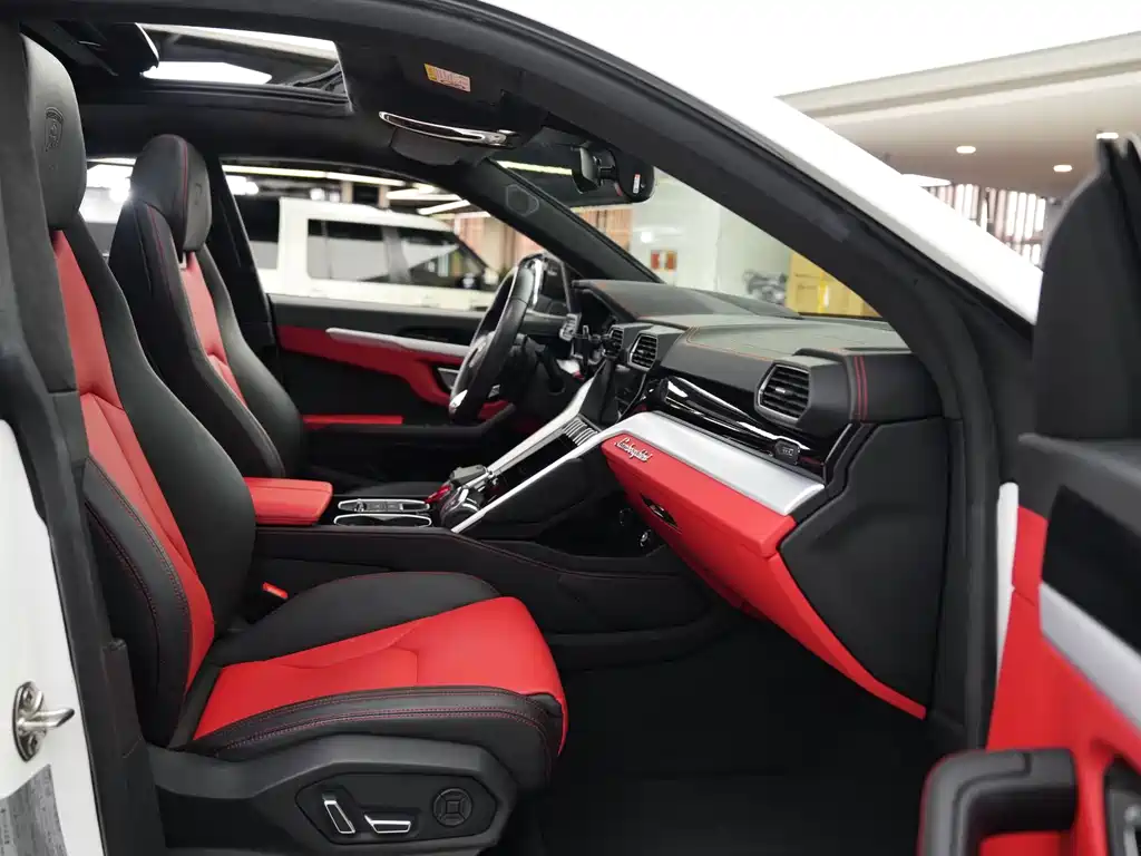 Urus 4.0 T V8