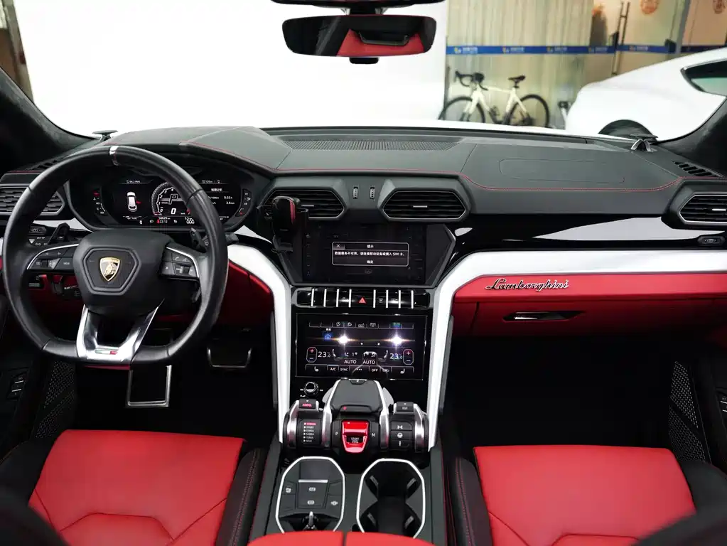 Urus 4.0 T V8
