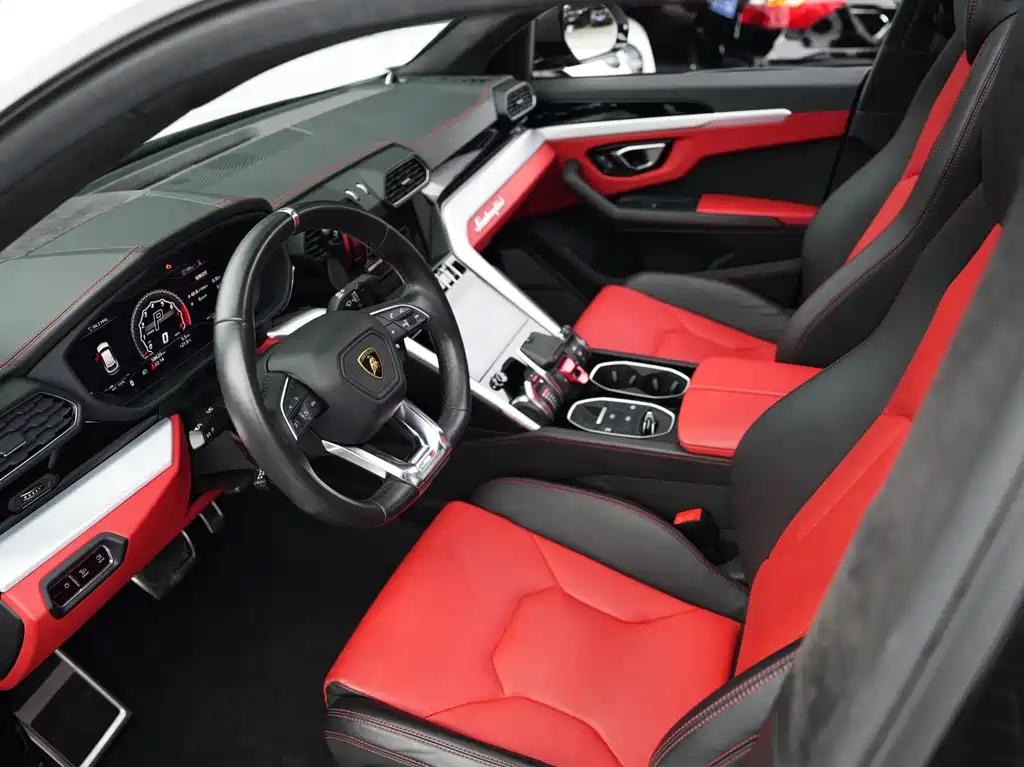 Urus 4.0 T V8