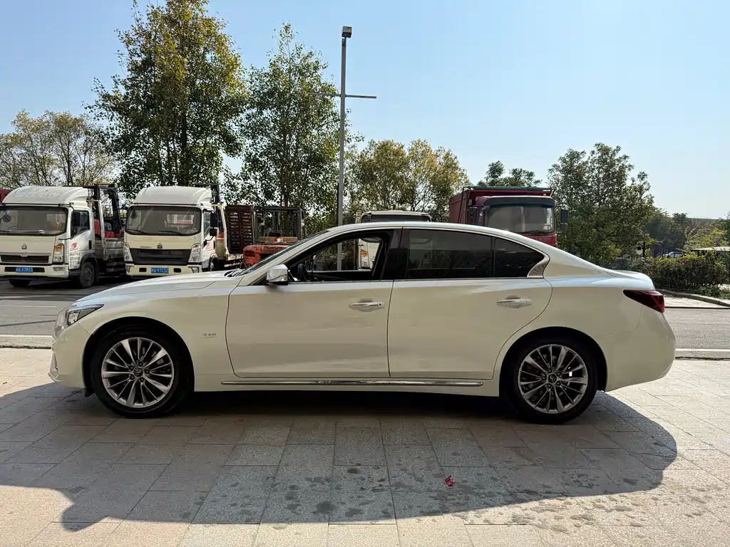 Infiniti Q50 L 2.0 T Comfort Enjoyment