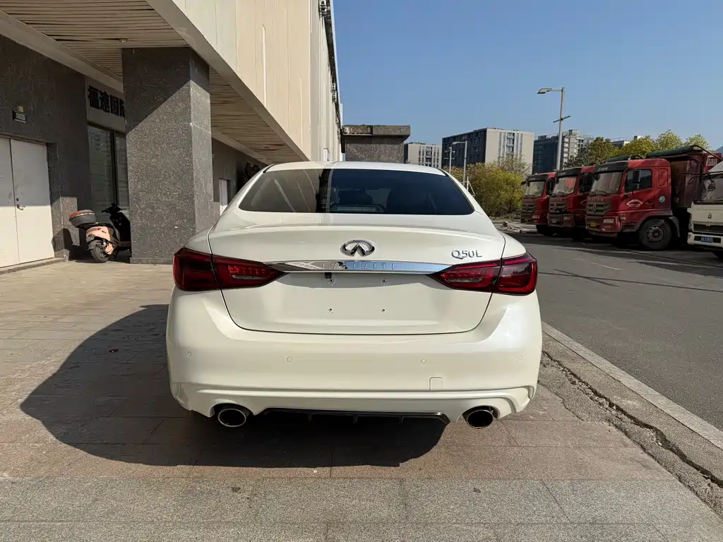 Infiniti Q50 L 2.0 T Comfort Enjoyment