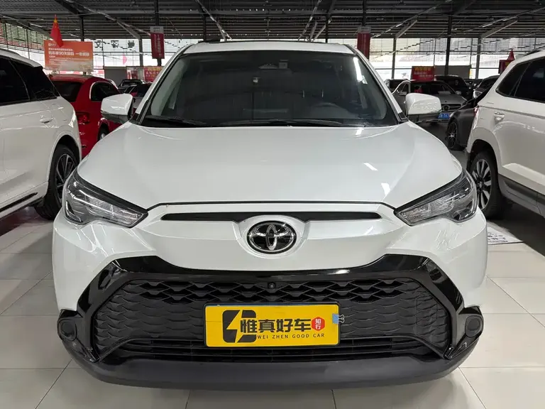 Toyota Frontlander 2.0 L CVT Leading