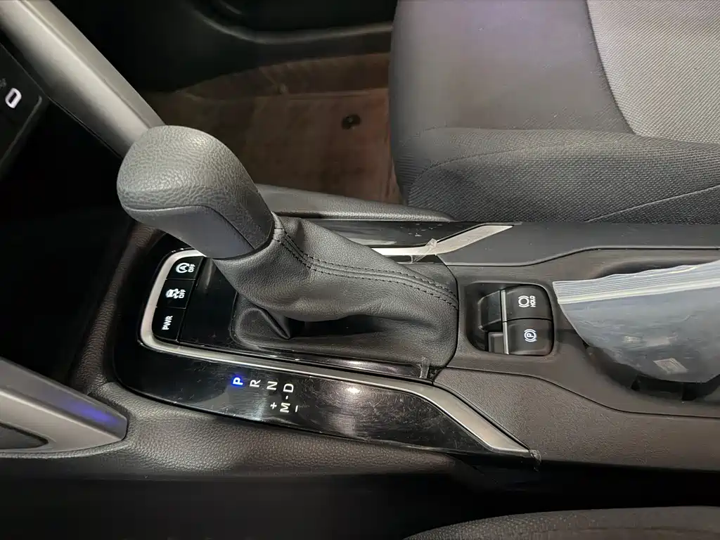 Frontlander 2.0 L CVT Leading