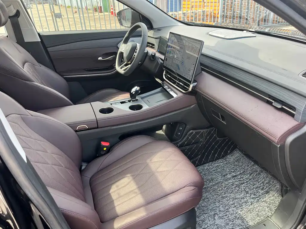Jetour X90 PRO 2.0 T DCT Luxury 5-seat