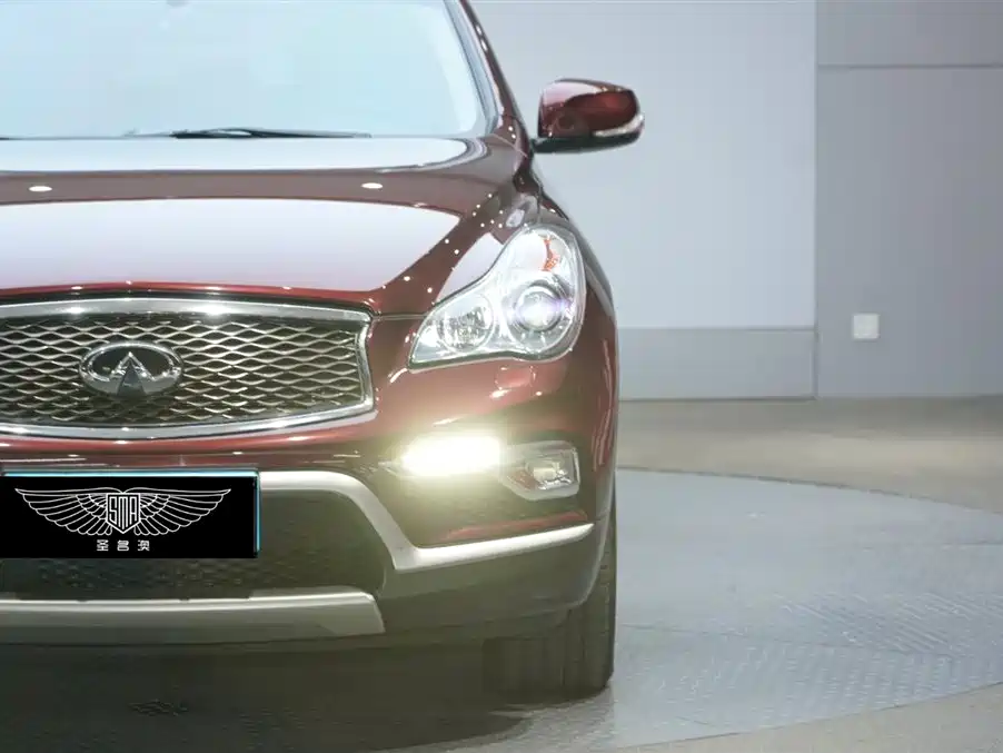 Infiniti QX50 2.5 L Joy