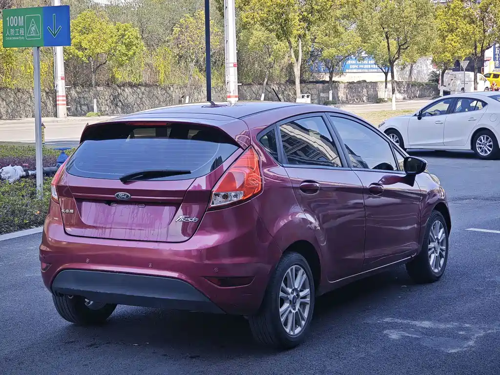Fiesta Hatchback 1.5 L Auto Fashionable