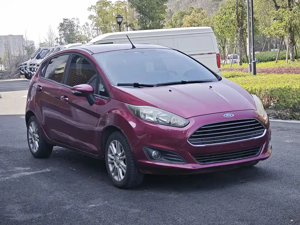 Fiesta Hatchback 1.5 L Auto Fashionable