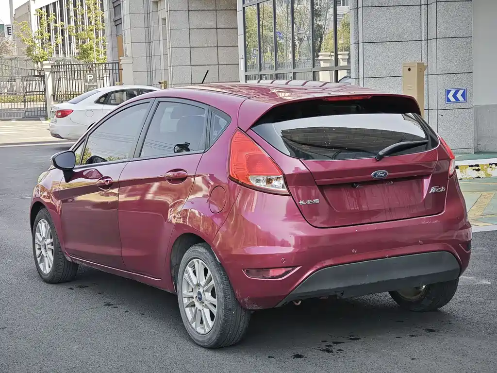 Fiesta Hatchback 1.5 L Auto Fashionable