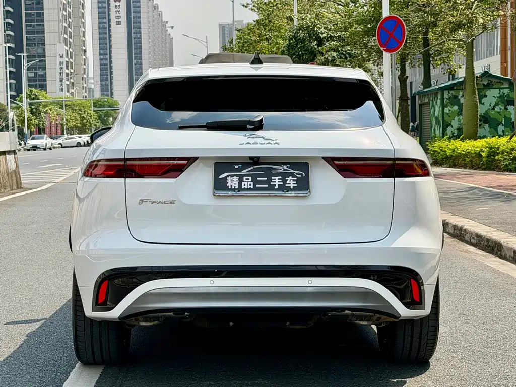 Jaguar F-PACE 250 PS R-Dynamic S
