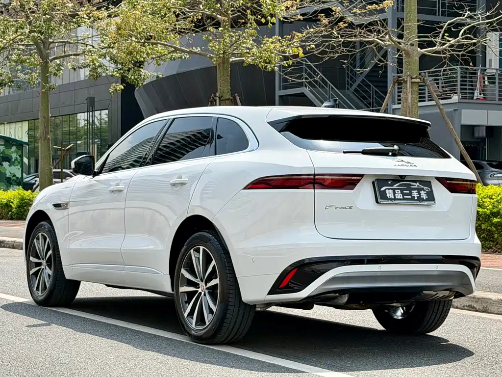 Jaguar F-PACE 250 PS R-Dynamic S
