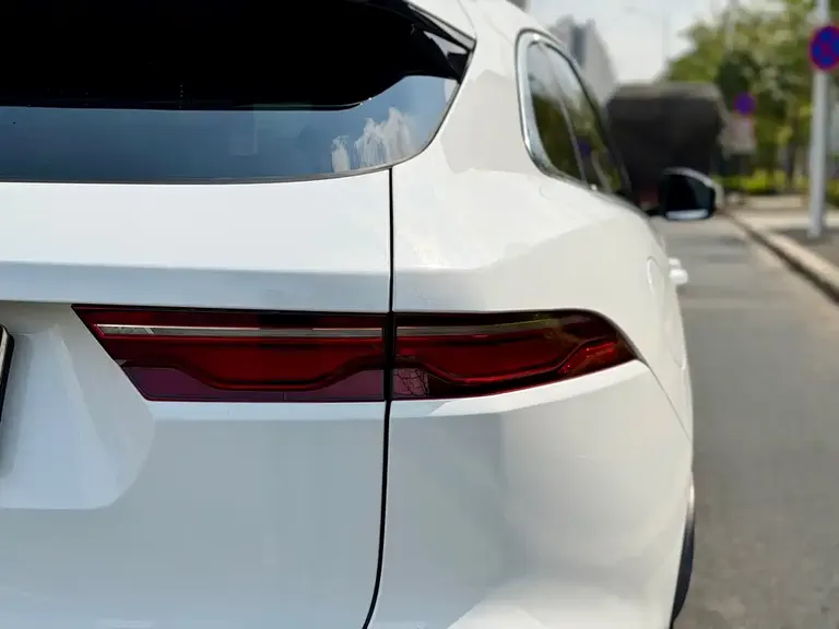 Jaguar F-PACE 250 PS R-Dynamic S