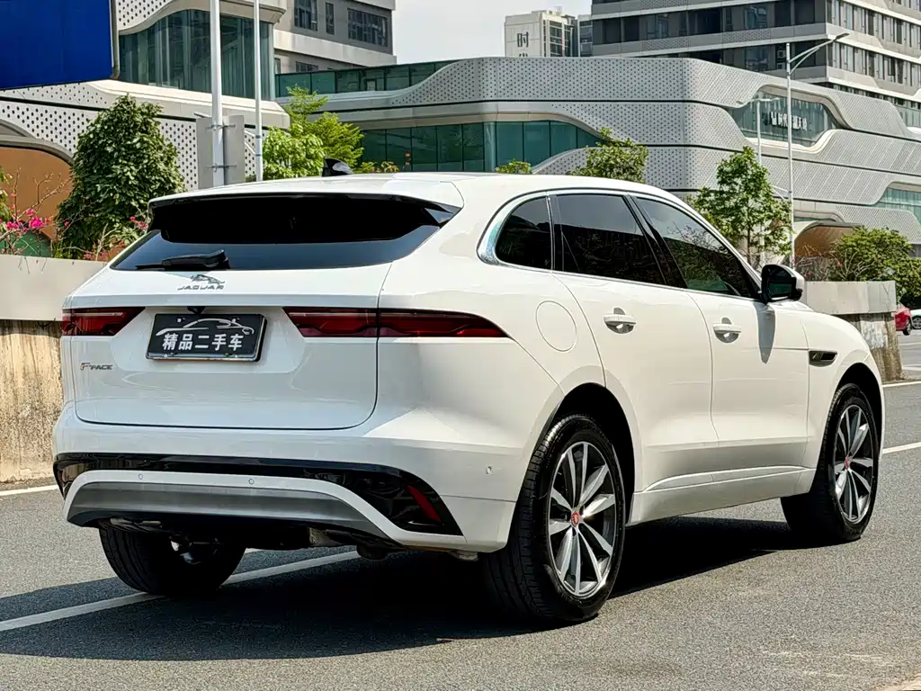 Jaguar F-PACE 250 PS R-Dynamic S