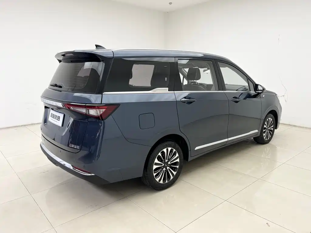 Wuling Jiachen 1.5 T CVT Premium Flagship
