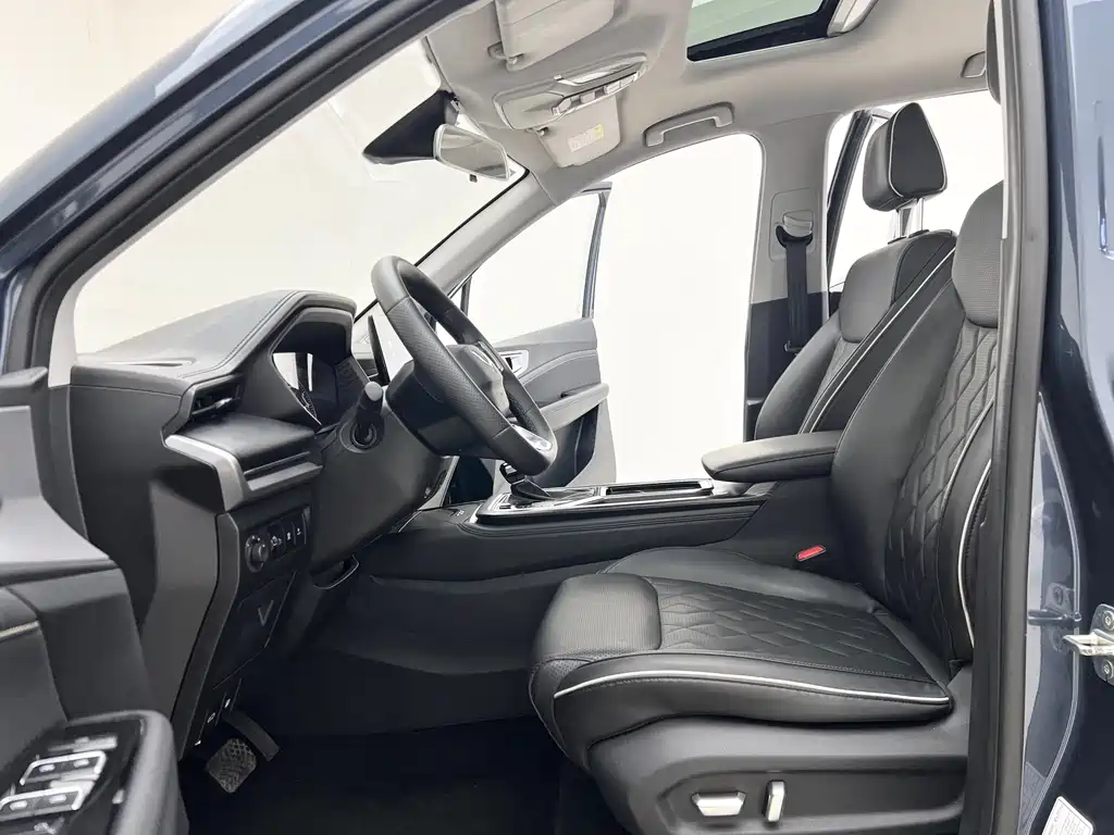 Wuling Jiachen 1.5 T CVT Premium Flagship