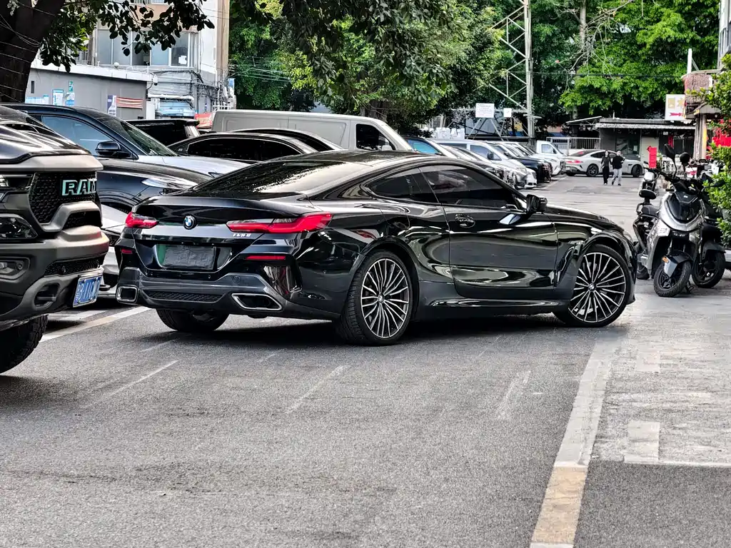 BMW 8 Series 840 i 2-door Coupe M Sport Package